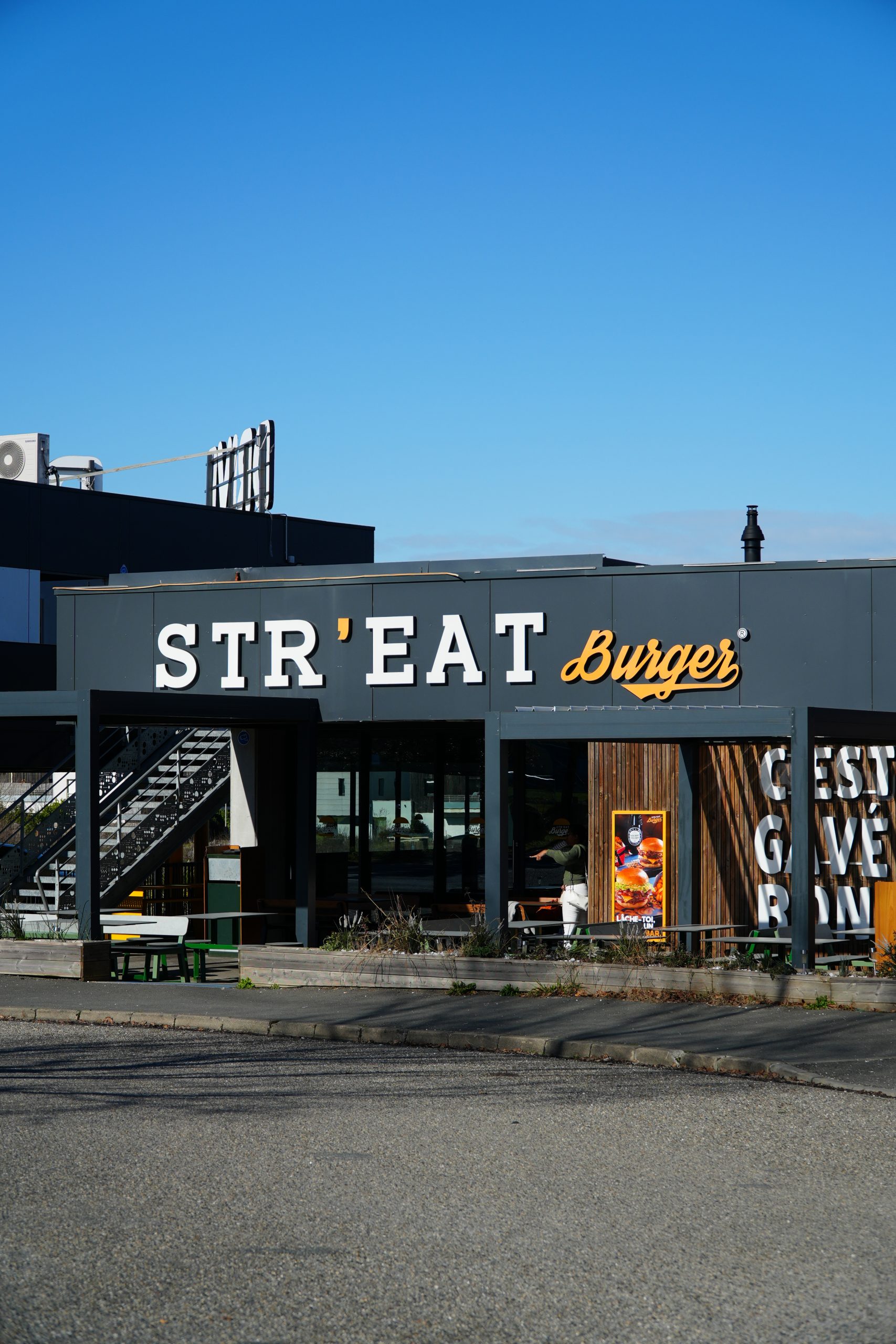 Photo restaurant Fargues-Saint-Hilaire extérieur