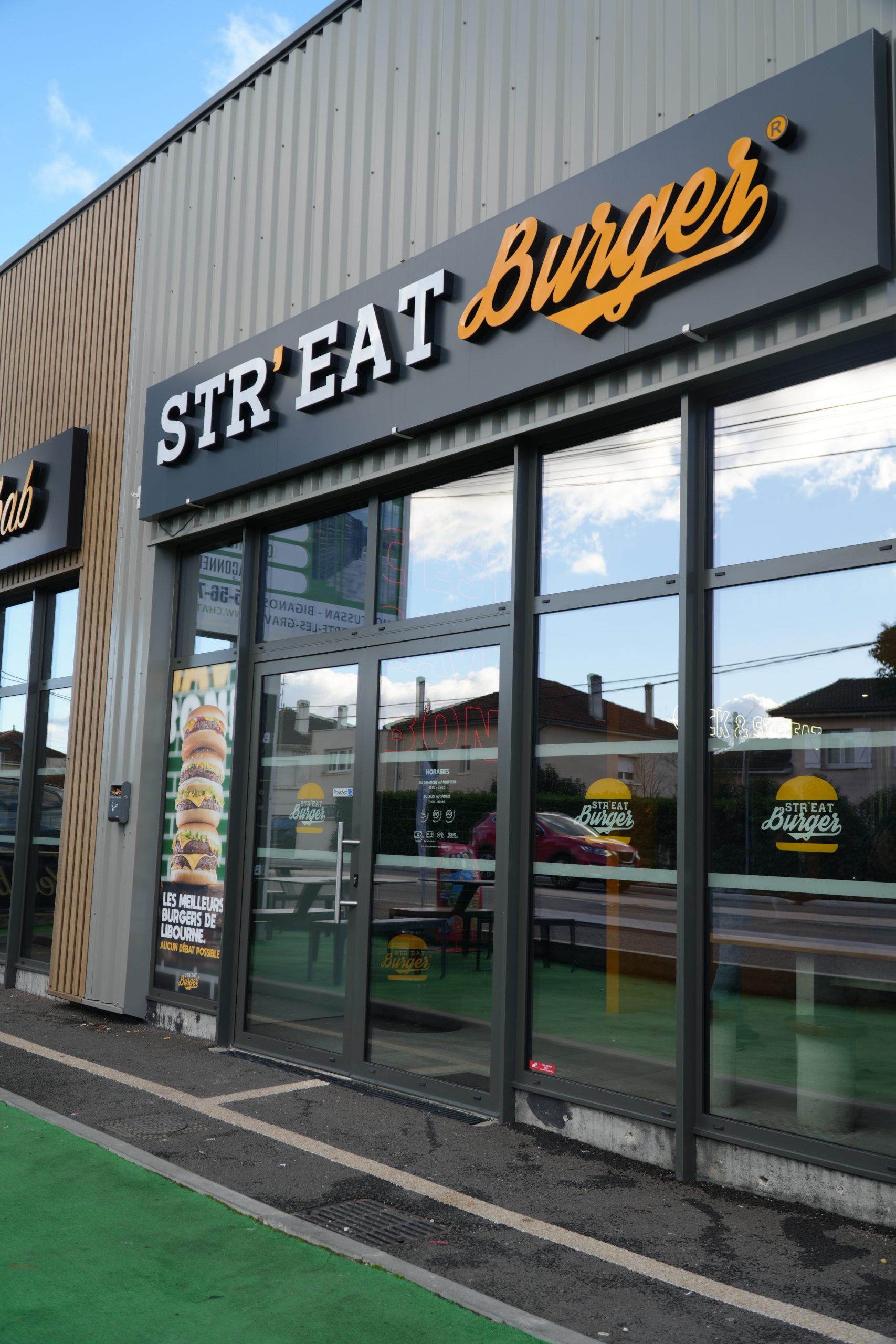 Photo extérieur Str'Eat Burger Libourne Terrasse