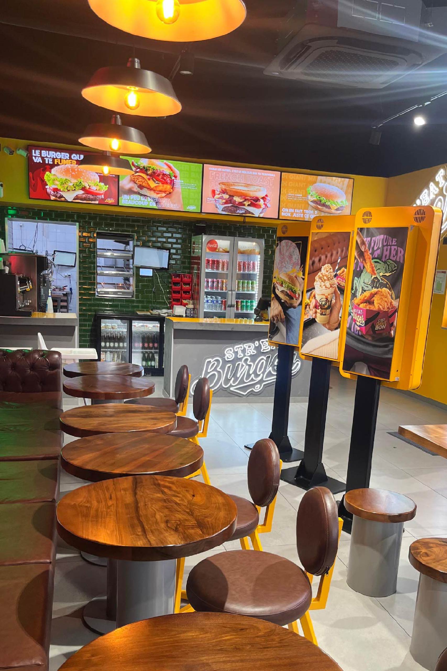 Choisis ton camp. Dip sauces - Curry, Cheddar ou Spicy avec les Dip Burgers Mobile