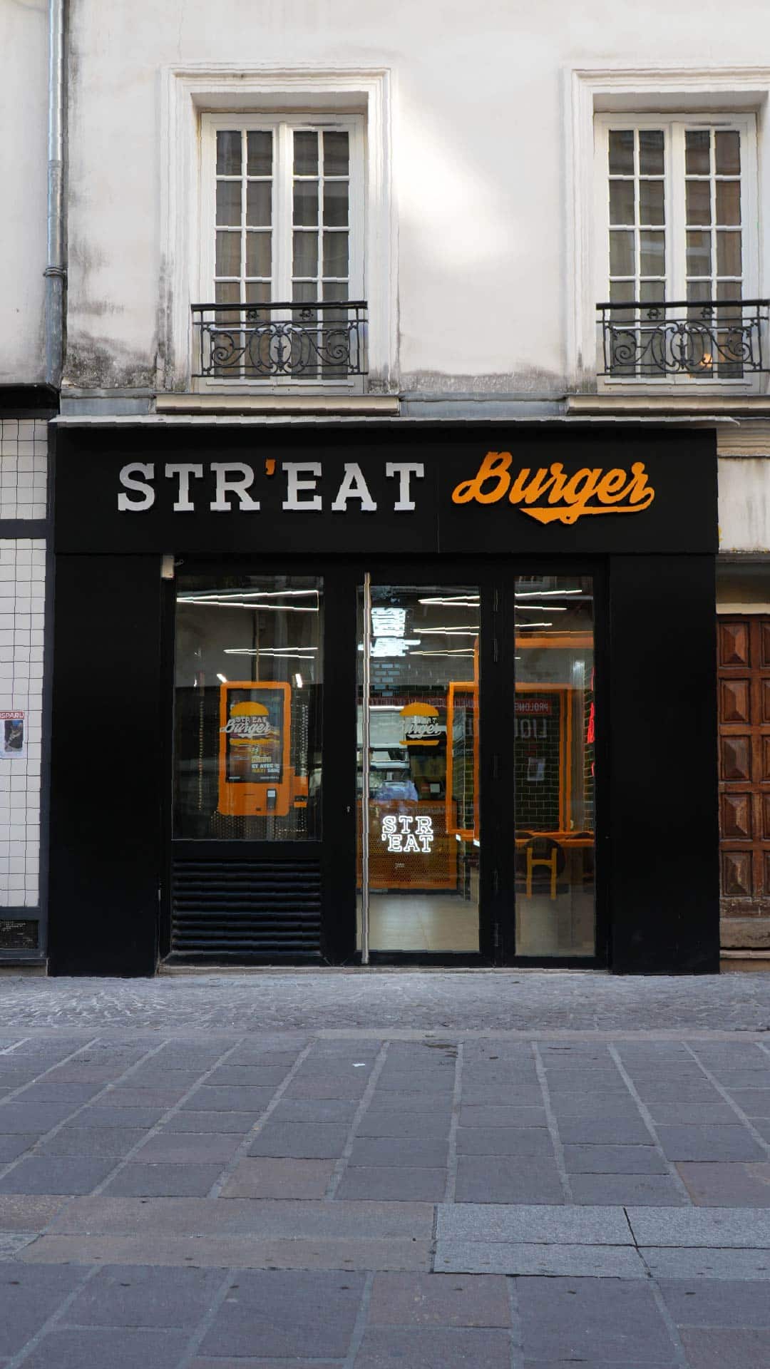 Photo extérieure terrasse restaurant Str'eat Burger Cenon